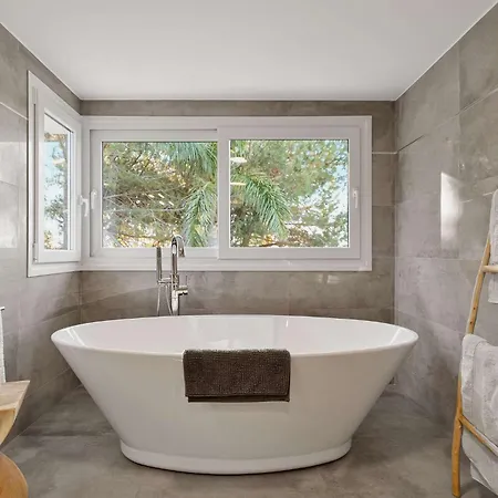 Anna Pool Gym Cinema Pool 7 Bedrooms Вілла *