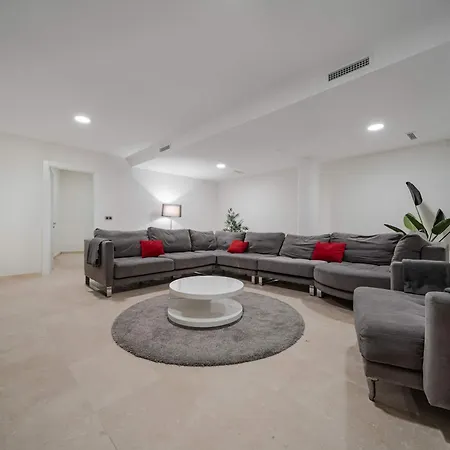 Anna Pool Gym Cinema Pool 7 Bedrooms Villa *